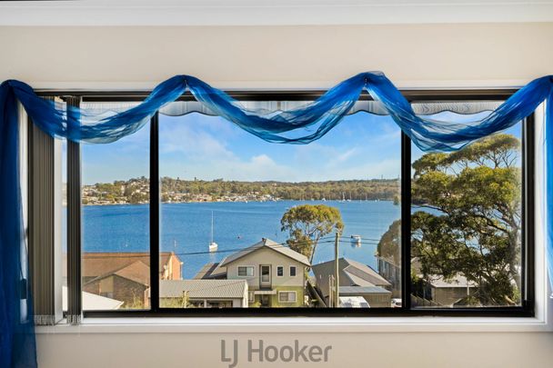 Spacious Family Home with Stunning Lake Views - Photo 1