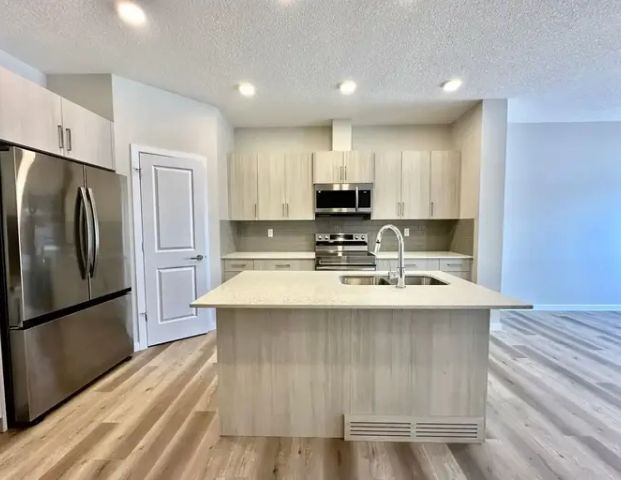 Spacious 3 Bedroom, 2.5 Bathroom Duplex in The Orchards! | 2203 MUCKLEPLUM CRES SW, Edmonton - Photo 1