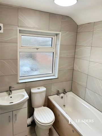 2 bedroom terraced house to rent - Photo 4