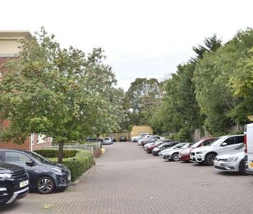 Woodcote Road, Wallington, SM6 - Photo 4
