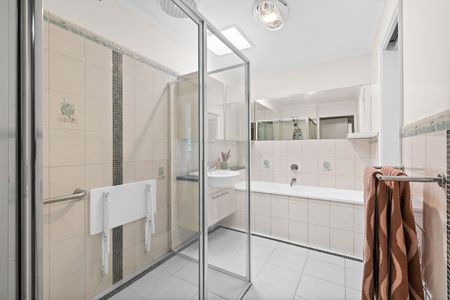 Sparkling Interiors with Alfresco Bonus - Photo 5