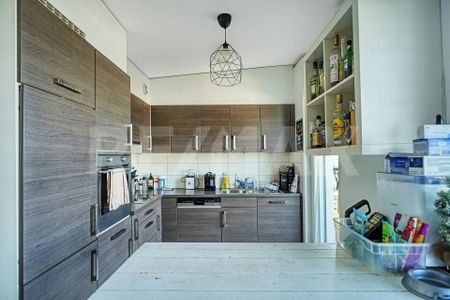 Room in shared apartment Attic with terrace of 70 m² and lake & mountain view Prilly - Photo 5