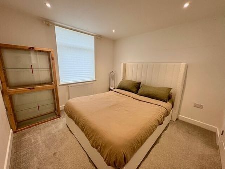 Astor Drive - Photo 3