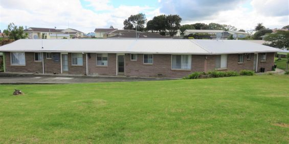 2 bedroom unit with 1 bathroom - Photo 3