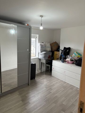 2 Bed Flat, High Road, NW10 - Photo 5