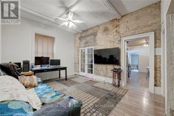 416 SIMCOE STREET - Photo 1