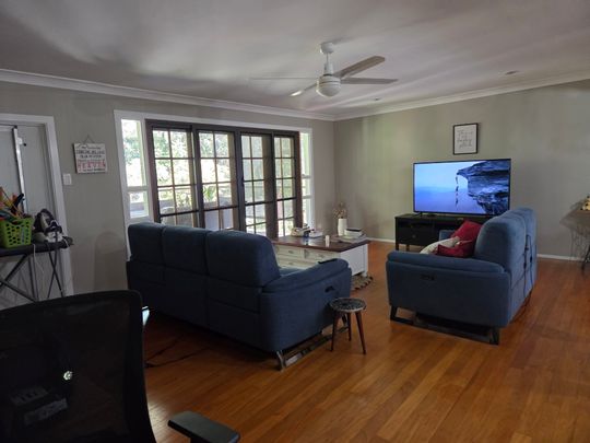 Holland Park West - Photo 1