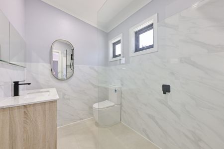 FULLY RENOVATED 3 BEDROOM 2 BATHROOM HOME - Photo 5