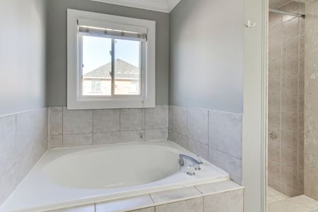 For Lease - 38 Milkweed Crescent Unit# Upper, Brampton, Ontario - Photo 3