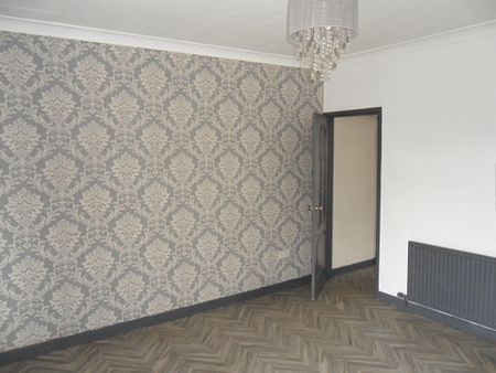 2 bed Terraced - Photo 5