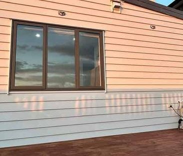 Modern 2-Bedroom Granny Flat with Stunning View - Photo 5