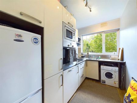 2 bedroom maisonette to rent - Photo 5
