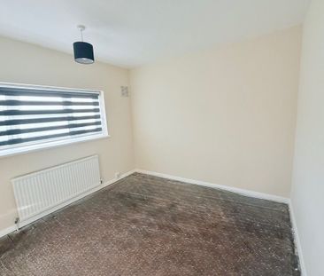 Newhouse Crescent, Watford - Photo 2