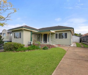 Air-Conditioned Four-Bedroom Family Home with Gas Cook-Top and Two ... - Photo 4