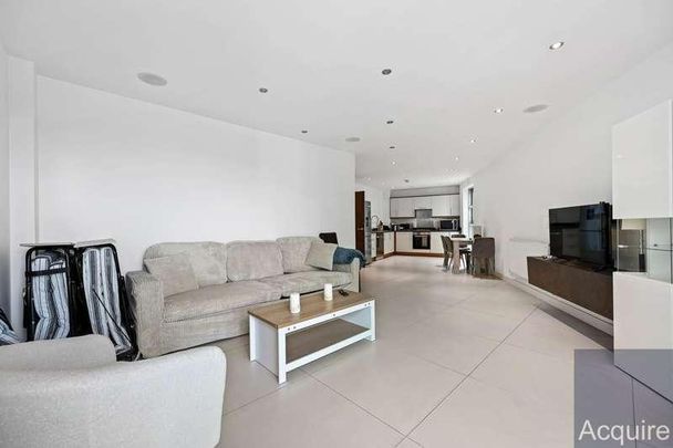 Bridges Court Road, London, SW11 - Photo 1