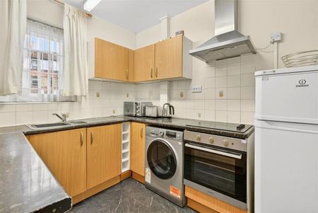 3 bedroom flat to rent - Photo 5