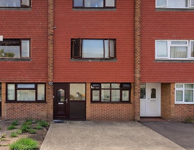 Bettles Close, Uxbridge UB8, London - Photo 1