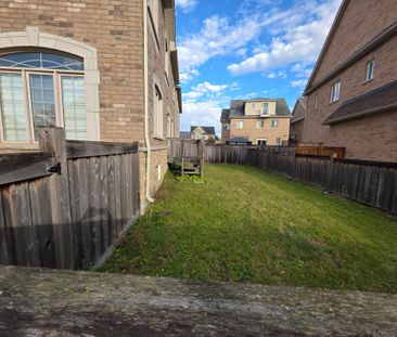 For Lease - 1140 Harden Trail, Newmarket, Ontario - Photo 2