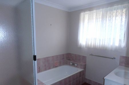 3 Bedroom Brick Available in Central Bargara - Photo 5