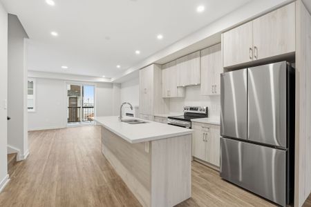 For Lease - 6 Robert Gilpin Lane, Richmond Hill, Ontario - Photo 3