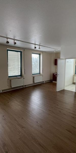 Großzügig geschnittene 1-Zimmer- Wohnung - direkt vom Eigentümer! [HMR-O57E07] - Foto 1