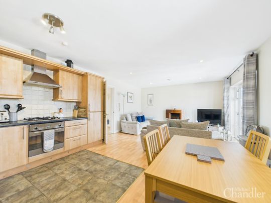 43 The Courtyard 222 Castlereagh Road, Belfast, BT5 5FZ - Photo 1