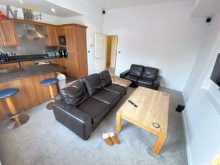 4 bedroom terraced house to rent - Photo 2