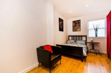 4 bedroom flat to rent - Photo 2