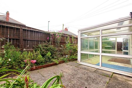 3 bedroom semi-detached house to rent - Photo 3