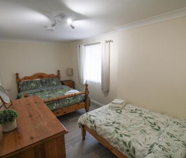 3 bedroom flat to rent - Photo 1