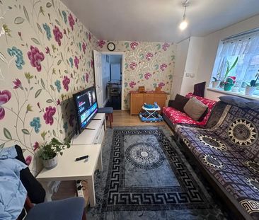 2 Bed Flat, Derby Road, SO14 - Photo 4