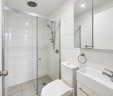 Newly Renovated Studio in Ideal Location - Photo 1