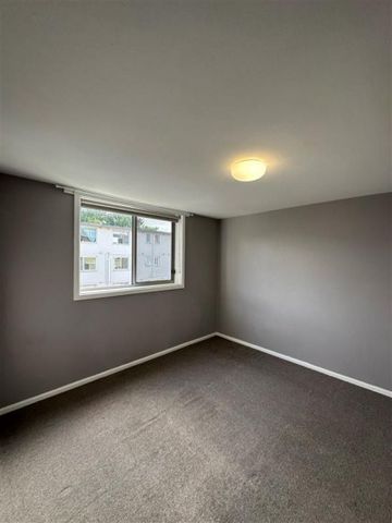 4/10 Stornaway Road, Queanbeyan - Photo 2