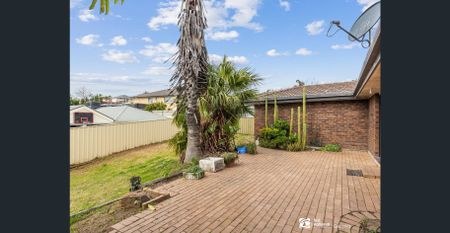 NEAT THREE BEDROOM FAMILY HOME - Photo 4