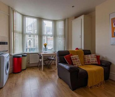 Colum Road, Cathays, CF10 - Photo 1