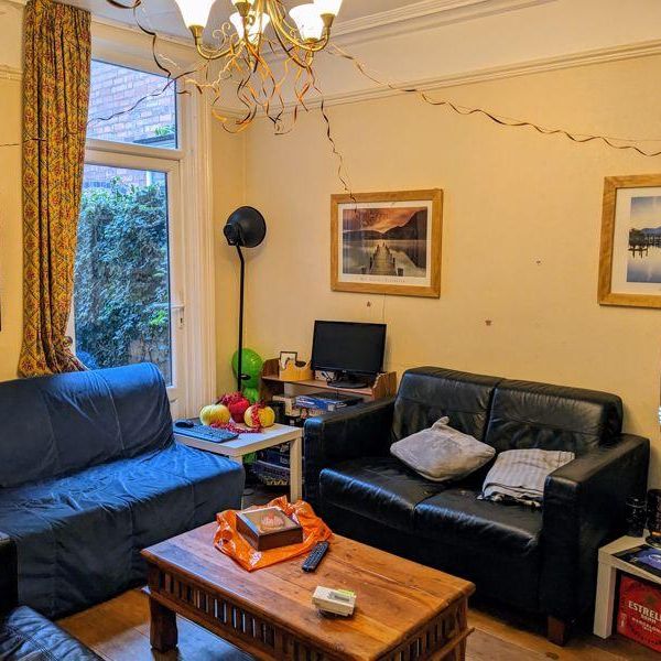 4 bedroom terraced house to rent - Photo 1