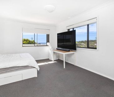 'Sea' Easts Beach - 4 bedroom home & more - Photo 1