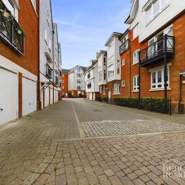 1 bed flat to rent in Great Stour Mews, Canterbury, CT1 - Photo 1