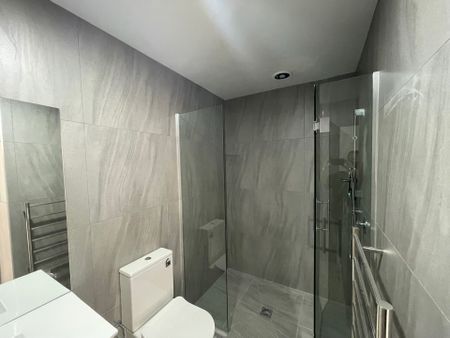 Modern Townhouse Waiting for You&excl; - Photo 4