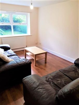 4 bedroom semi-detached house to rent - Photo 1