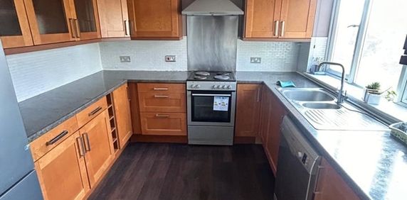 Room in a Shared House, Waldronhyrst, CR2 - Photo 2