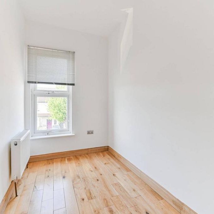 3 bedroom flat to rent - Photo 1