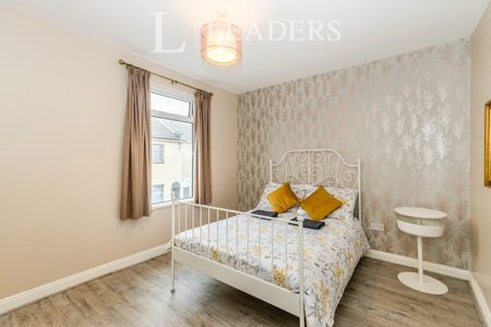 4 bedroom house to rent Guildford Road, Guildford, Portsmouth, PO1 - Photo 2