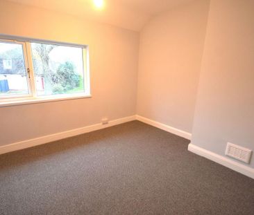 3 bedroom end of terrace house to rent - Photo 4