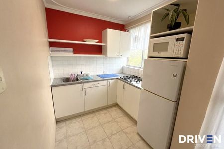 Perfectly Positioned 1-Bedroom Unit in Wembley - Photo 3