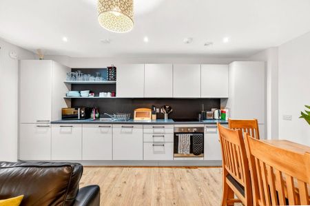 2 bedroom apartment to rent - Photo 2