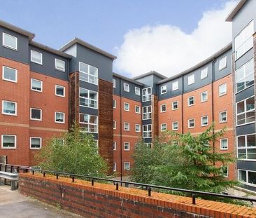 1 bedroom in a flat share to rent - Photo 2
