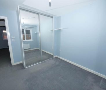 2 bedroom end of terrace house to rent - Photo 5