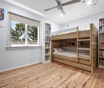 Generous Sized 3 Bedroom Home - Photo 5