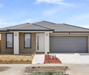 Welcome to this well maintained home with Refrigerated Cooling and Heating - Photo 4